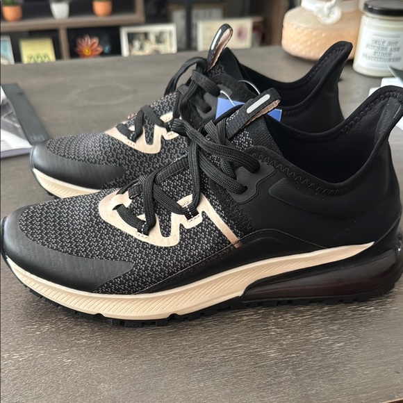 Shoes For Crews Shoes - Shoes For Crews Black and Cream Sneakers Modern Design - Women’s